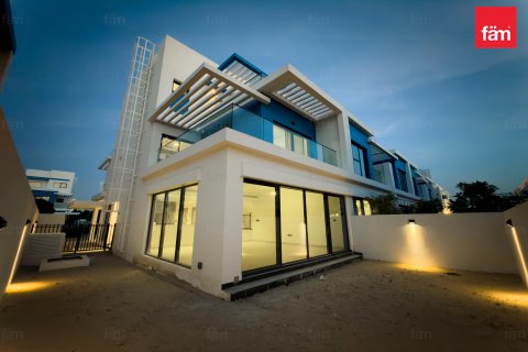 Kamienica do wynajęcia w Dubai, ZEA 5 sypialnie, 219.6 mkw., nr 686277 - zdjęcie 2