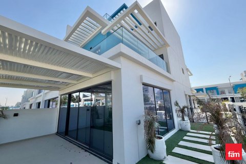 Kuća u nizu u gradu Dubai, UAE 5 spavaće sobe, 219.6 m2 Br. 686277