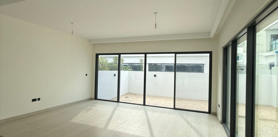 Townhouse i Dubai, UAE 5 soveværelser, 219.6 kvm № 686277