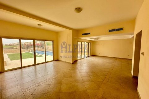Kamienica do wynajęcia w Al Hamra Village, Ras Al Khaimah, ZEA 3 sypialnie, 274.1 mkw., nr 706126 - zdjęcie 3