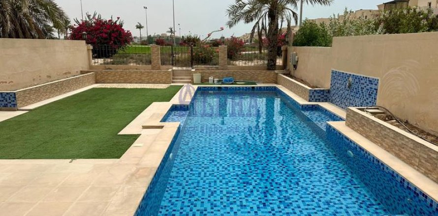 Kamienica w Al Hamra Village, Ras Al Khaimah, ZEA 3 sypialnie, 274.1 mkw. nr 706126