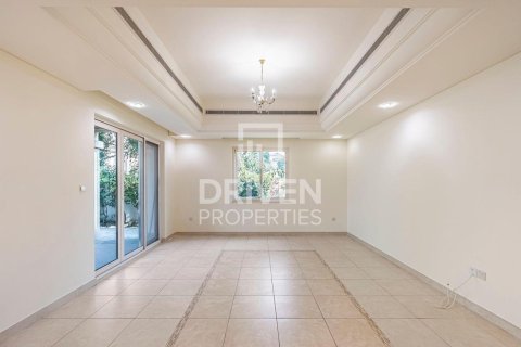Villa te huur in Dubai Sports City, Dubai, VAE 5 slaapkamers, 541.9 vr.m., nr 746977 - foto 5