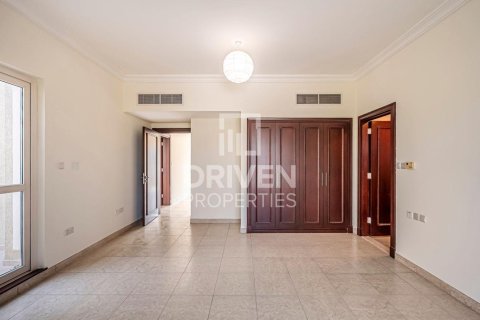 Villa te huur in Dubai Sports City, Dubai, VAE 5 slaapkamers, 541.9 vr.m., nr 746977 - foto 8