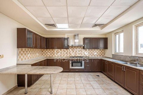 Villa te huur in Dubai Sports City, Dubai, VAE 5 slaapkamers, 541.9 vr.m., nr 746977 - foto 18