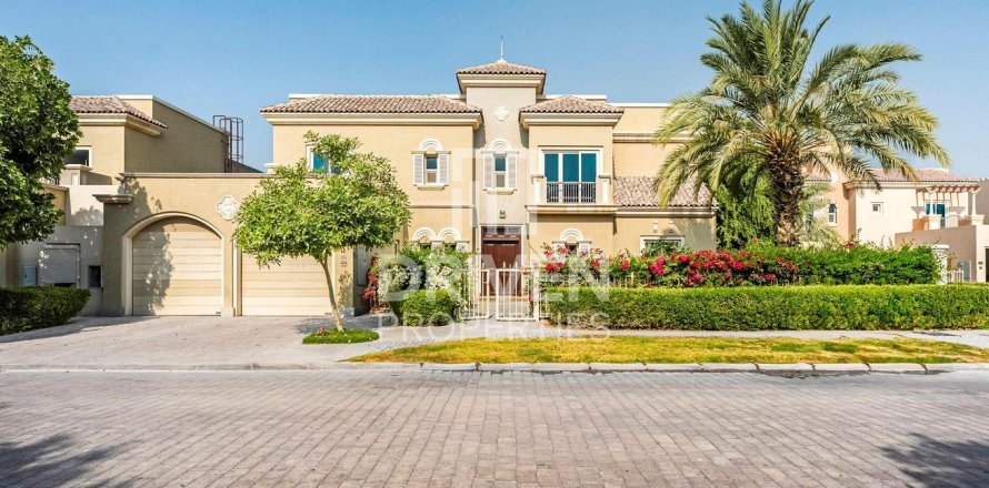 Villa in Dubai Sports City, Dubai, VAE 5 slaapkamers, 541.9 vr.m. nr 746977