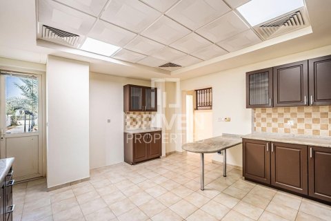 Villa te huur in Dubai Sports City, Dubai, VAE 5 slaapkamers, 541.9 vr.m., nr 746977 - foto 19