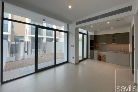 Townhouse in Arabian Ranches 3, Dubai, UAE 3 bedrooms, 129 sq.m. № 635328 - photo 2