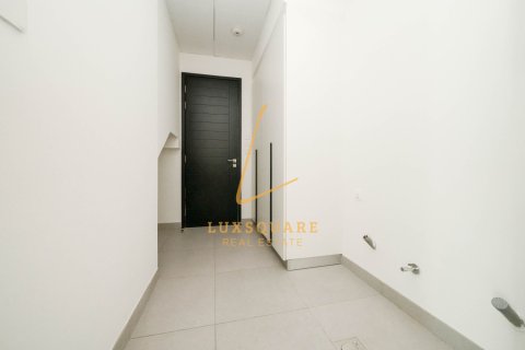 Al Furjan, Dubai, UAE의 임대용 빌라 침실 4개, 548제곱미터 번호 704172 - 사진 12