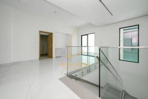 Al Furjan, Dubai, UAE의 임대용 빌라 침실 4개, 548제곱미터 번호 704172 - 사진 10
