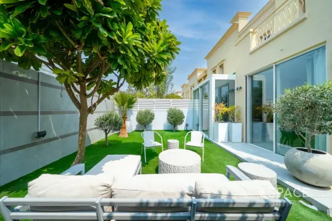 Vila u The Springs, Dubai, UAE 2 spavaćih soba, 167 m2 Br. 649577 - fotografija 17