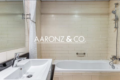 Apartment til salg i Dubai Marina, Dubai, UAE 2 soveværelser, 108.5 kvm № 644709 - foto 7