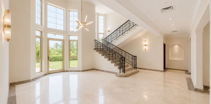 Villa à Jumeirah Islands, Dubai, EAU: 4 chambres, 989.1 m2 № 717912