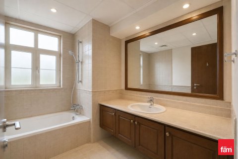 Villa à louer à Jumeirah Islands, Dubai, EAU 4 chambres, 989.1 m2 № 717912 - photo 15
