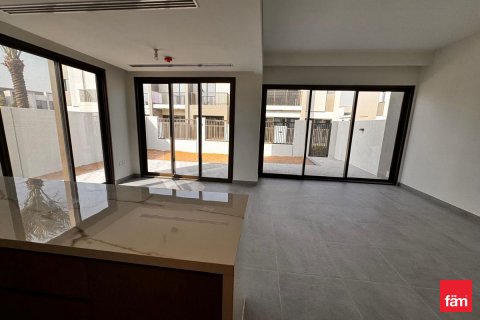 Villetta a schiera in vendita a Dubai, EAU 4 camere da letto, 243.6 mq. № 641605 - foto 2