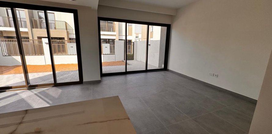 Villetta a schiera a Dubai, EAU 4 camere da letto, 243.6 mq. № 641605