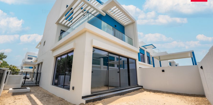Villa in Dubai, VAE: 5 Schlafzimmer, 219.6 m2 Nr. 630387