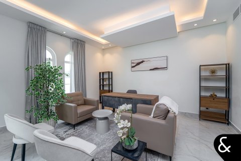 Huvila Arabian Ranches, Dubai, Arabiemiraatit 7 makuuhuonetta, 1036 m2 № 685140 - kuva 3