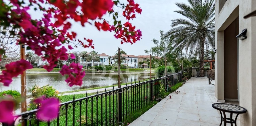 ویلا در Jumeirah Islands، Dubai ، امارات متحده عربی 4 خوابه ، 511 متر مربع.  شماره 707237
