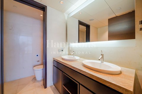 Apartmen di Burj Khalifa, Dubai, UAE 2 bilik tidur, 191.00856800 meter persegi № 651330 - foto 6