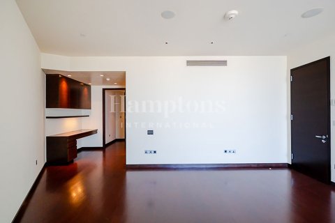 Apartmen di Burj Khalifa, Dubai, UAE 2 bilik tidur, 191.00856800 meter persegi № 651330 - foto 15