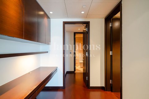 Apartmen di Burj Khalifa, Dubai, UAE 2 bilik tidur, 191.00856800 meter persegi № 651330 - foto 1