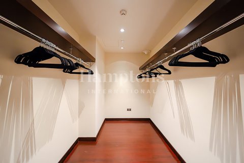 Apartmen di Burj Khalifa, Dubai, UAE 2 bilik tidur, 191.00856800 meter persegi № 651330 - foto 12