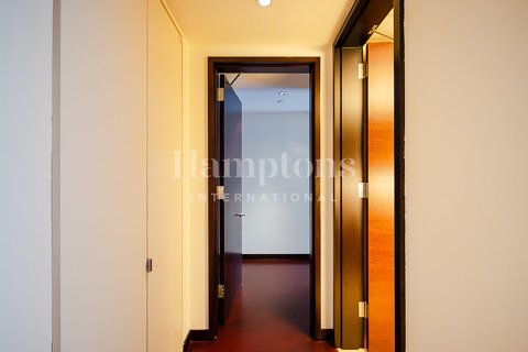 Apartmen di Burj Khalifa, Dubai, UAE 2 bilik tidur, 191.00856800 meter persegi № 651330 - foto 2