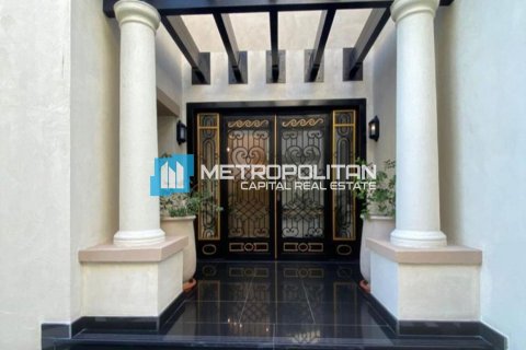 Vila v Abu Dhabi, SAE 5 spální, 460.8 m2 č. 651833 - Fotografia 11