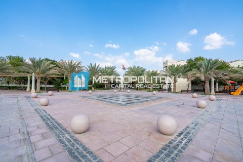 Vila v Abu Dhabi, SAE 5 spální, 460.8 m2 č. 651833 - Fotografia 13