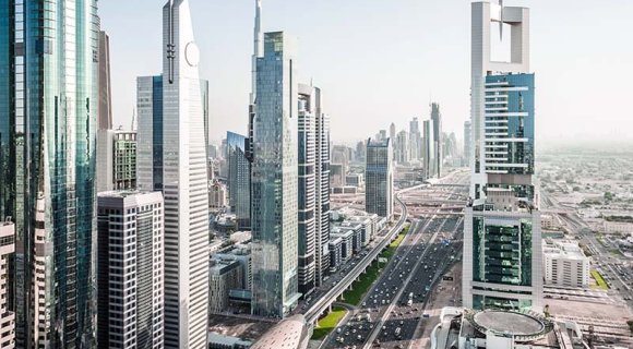 Living in Dubai: Pros and Cons