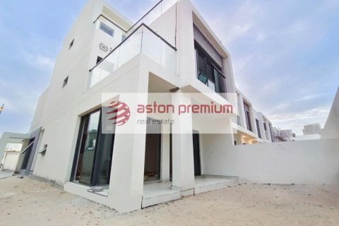 Shtëpi në qytet në Dubai, Emiratet e Bashkuara Arabe 5 dhoma gjumi, 321.8 m2. № 630820 - Foto 4