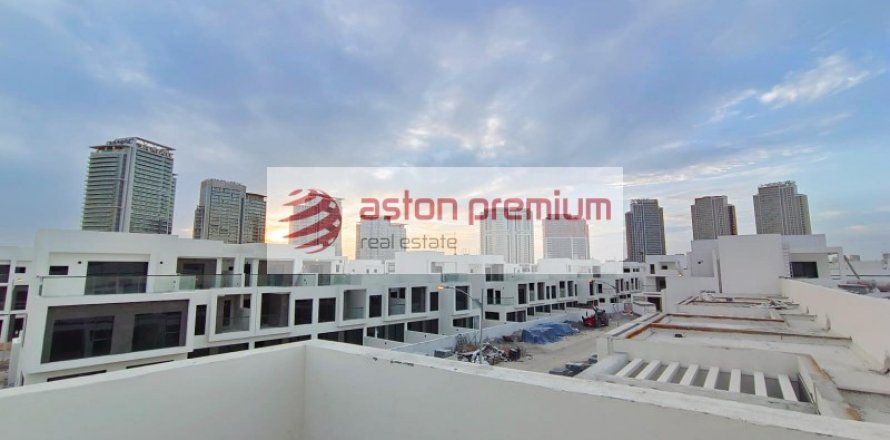 Shtëpi në qytet në Dubai, Emiratet e Bashkuara Arabe 5 dhoma gjumi, 321.8 m2. № 630820