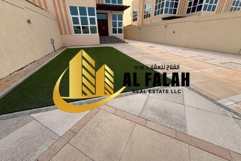 Appartamento in affitto a Al Badie, Sharjah, EAU 4 camere da letto, 372 mq. № 635588 - foto 11