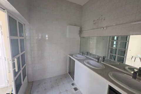 Villa til salg i Ras Al Khaimah, UAE 4 soveværelser, 782 kvm № 734548 - foto 4