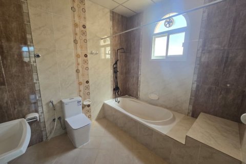 Villa til salg i Ras Al Khaimah, UAE 4 soveværelser, 782 kvm № 734548 - foto 11