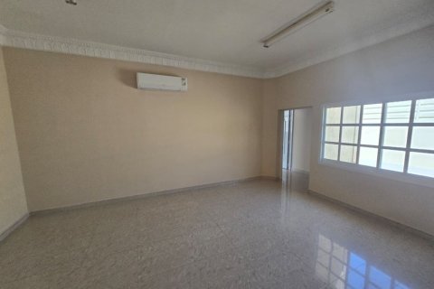 Villa til salg i Ras Al Khaimah, UAE 4 soveværelser, 782 kvm № 734548 - foto 7