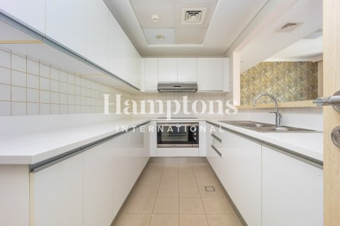 Apartment in Jumeirah Beach Residence, Dubai, UAE 2 bedrooms, 155.00029423 sq.m. № 687121 - photo 17