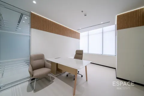 Bureau à vendre à  Jumeirah Lake Towers, Dubai, EAU 157 m2 № 661142 - photo 2