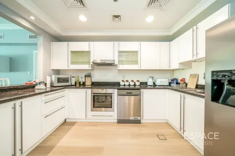 Apartman u Palm Jumeirah, Dubai, UAE 2 spavaćih soba, 180 m2 Br. 661143 - fotografija 6