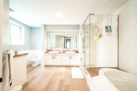 Apartman u Palm Jumeirah, Dubai, UAE 2 spavaćih soba, 180 m2 Br. 661143 - fotografija 15