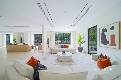Villa en venta en Dubai Sports City, Dubai, EAU 5 dormitorios, 585 m2 № 737929 - foto 8