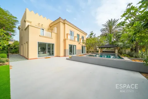 Villa en venta en Dubai Sports City, Dubai, EAU 5 dormitorios, 585 m2 № 737929 - foto 17