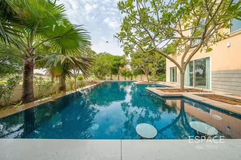 Villa en venta en Dubai Sports City, Dubai, EAU 5 dormitorios, 585 m2 № 737929 - foto 18