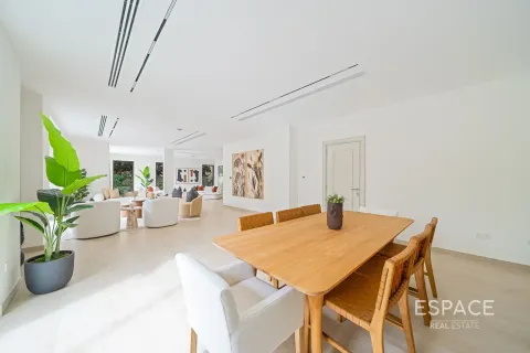 Villa en venta en Dubai Sports City, Dubai, EAU 5 dormitorios, 585 m2 № 737929 - foto 5