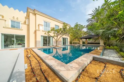 Villa en venta en Dubai Sports City, Dubai, EAU 5 dormitorios, 585 m2 № 737929 - foto 15