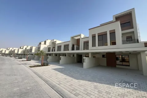 Maison de ville à Damac Lagoons, Dubai, EAU: 4 chambres, 212 m2 № 737930