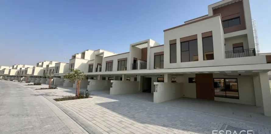 Řadový dům v Damac Lagoons, Dubai, SAE 4 ložnice, 212 m² Č.: 737930