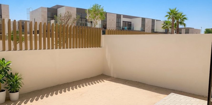 Rijtjeshuis in Dubai, VAE 4 slaapkamers, 187.3 vr.m. nr 718058