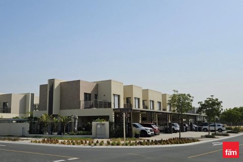 ویلا در Dubai ، امارات متحده عربی 4 خوابه ، 236.7 متر مربع.  شماره 718059