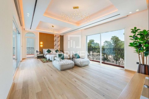 Müüa villa asukohaga Jumeirah Golf Estates, Dubai, AÜE: 7 magamistoaga, 1832.61 m² Nr 762107 - pilt 11